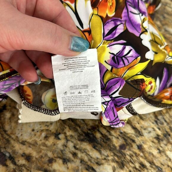 It Figures Floral Print Ruched Tummy Tucker One Piece Swimsuit Size 8 - Picture 7 of 8